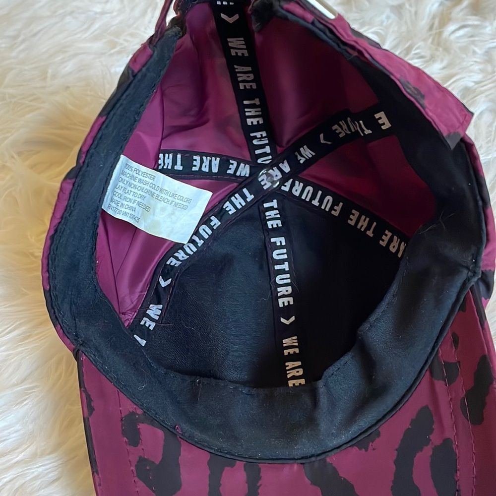 Hat - Picture 4 of 5